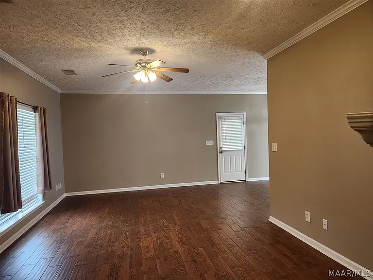 1922 Denny Dr — Photo 6