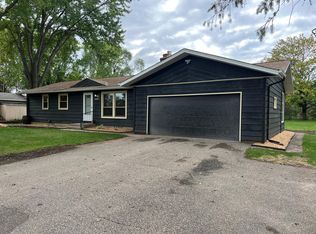 6924 Barberry Ln, Eden Prairie, MN 55346