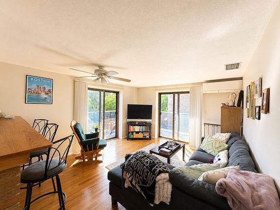 2nd image of 430 Broadway