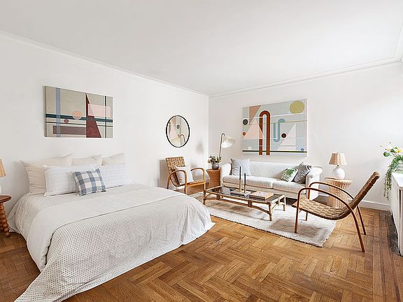3rd image of 208 E 28th St APT 6G