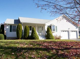 3 Fox Run Cir, Auburn, MA 01501
