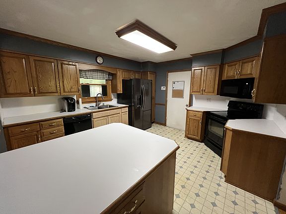 Large kitchen with island