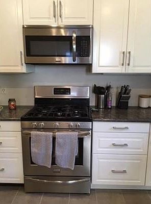 1st image of 37 Bartlett Cres #K7