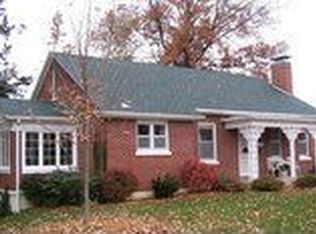 1905 Hayselton Dr, Jefferson City, MO 65109