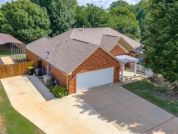 3rd image of 1011 Woodbrook Blvd