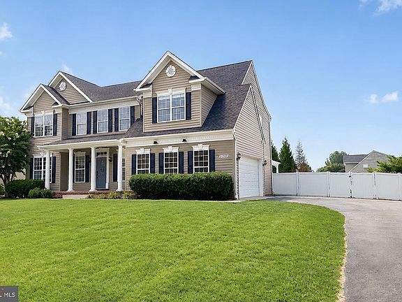 4th image of 21395 Fairwood Ct