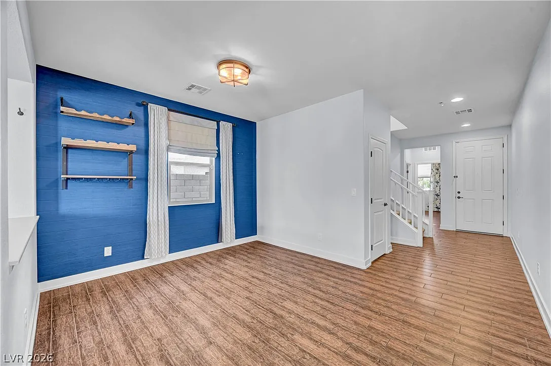4 bed, 3.0 bath, 2645 sqft, $4,840 — Photo 3