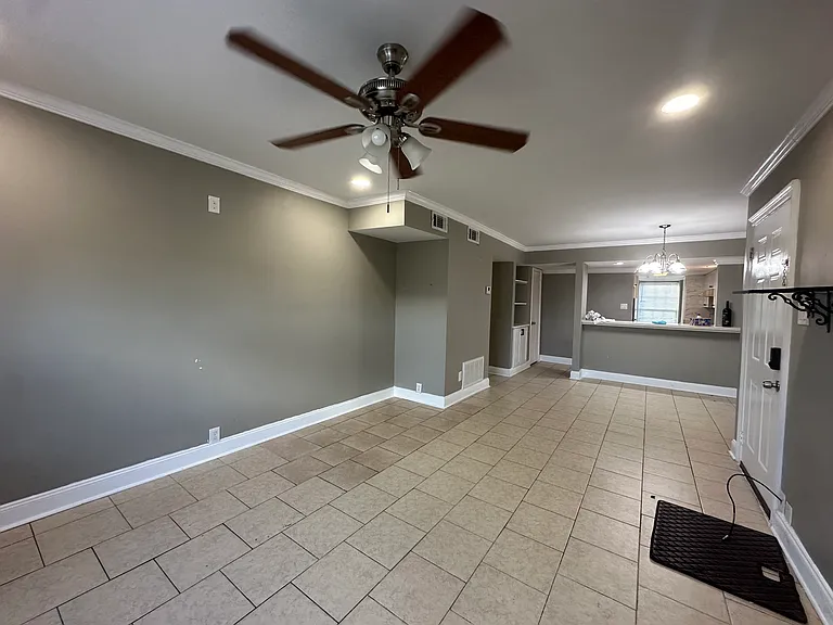 6200 Riverside Dr #624 — Photo 2