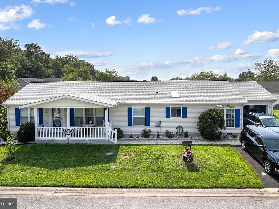 1st image of 815 Farrall Dr #815