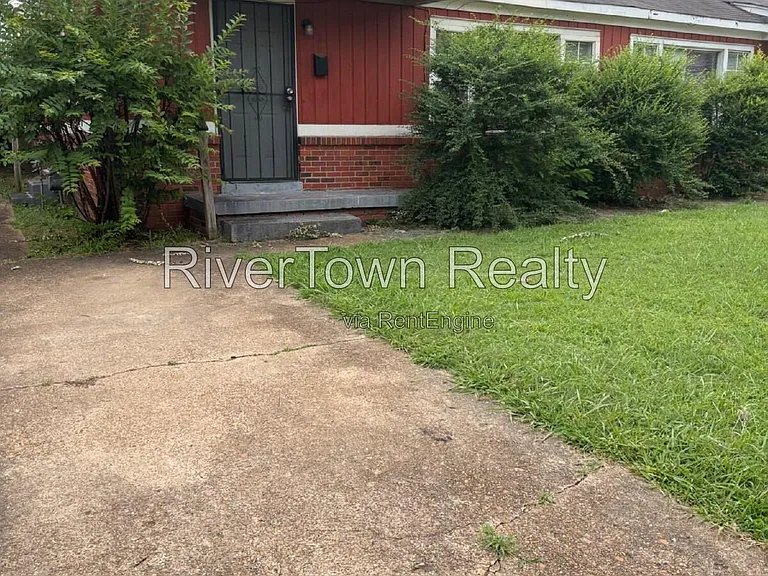 108 N Holmes St — Photo 2
