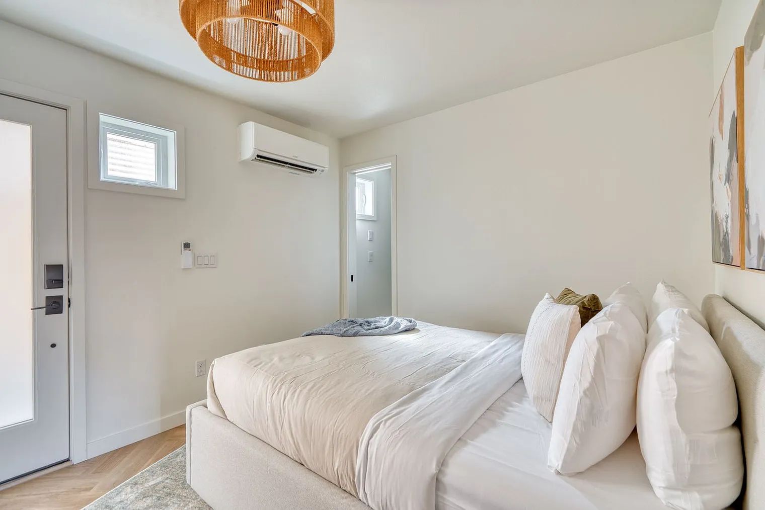 Studio, 1.0 bath, $2,083 — Photo 2