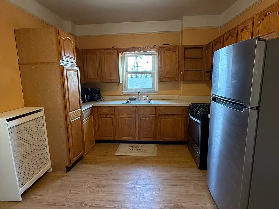 1286 Liberty Ave #2