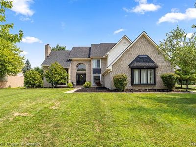8140 N Pointe Ct, Canton, MI, 48187