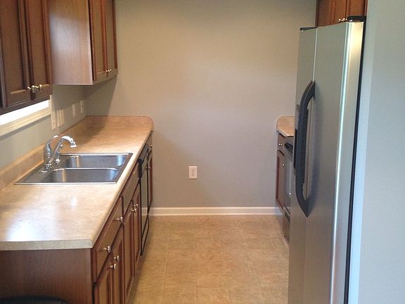 3rd image of 2121 S Greenwood Dr APT 402