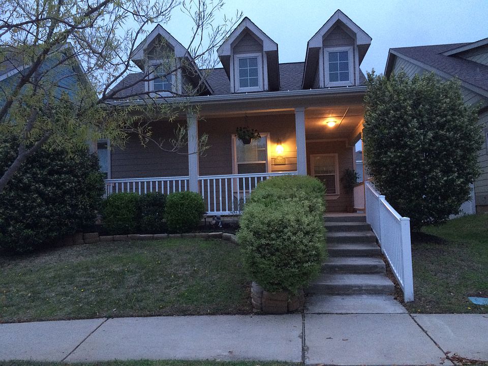 1st image of 1120 Oakcrest Dr