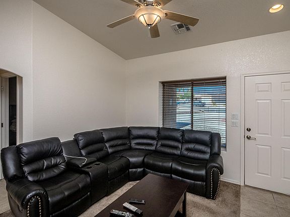 4th image of 3430 Iroquois Ln