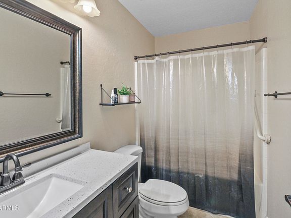 5th image of 720 S SABRINA Street