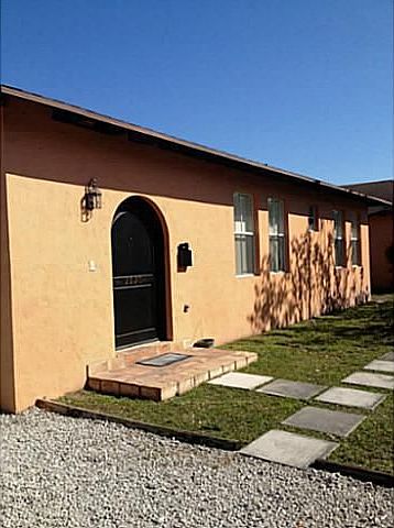 2nd image of 2920 SW 26th St