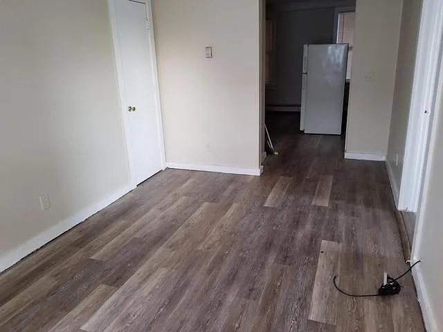 2 bed, 1000 sqft, $1,300 — Photo 3