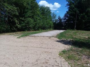 13 Henderson Rd, Buxton, ME 04093