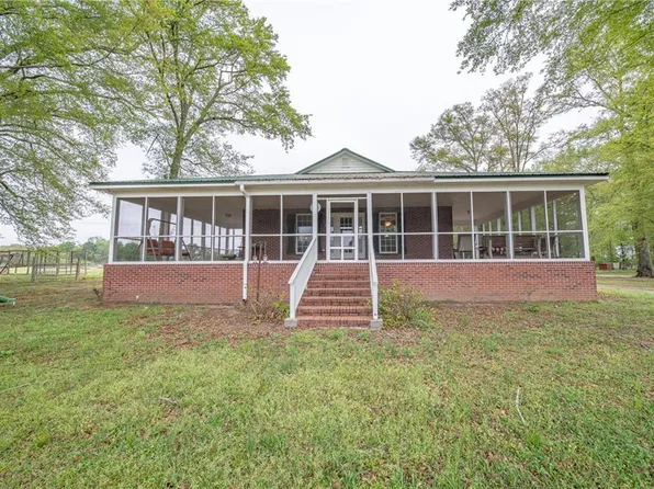 6 Spies Rd, Fort Mitchell, AL 36856