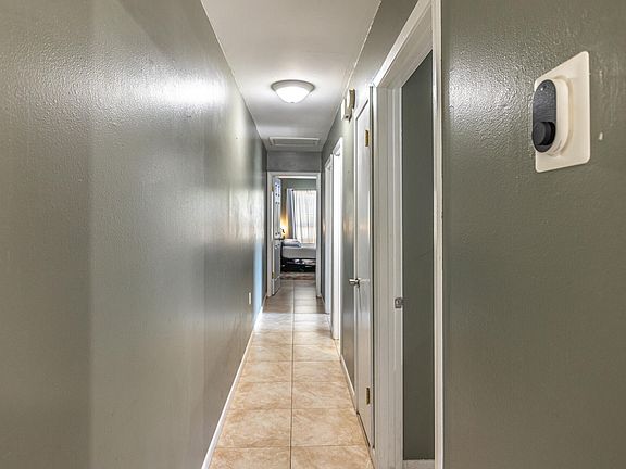 2nd image of 514 Schneider Dr