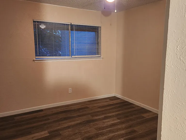 324 Valley Park Dr — Photo 3