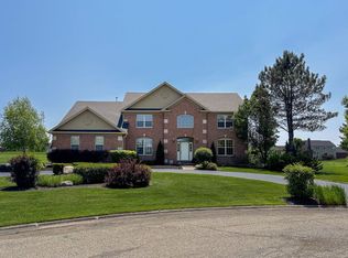 9 Harrington Ct, Hawthorn Woods, IL 60047