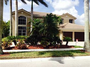 1672 Victoria Pointe Cir, Weston, FL 33327