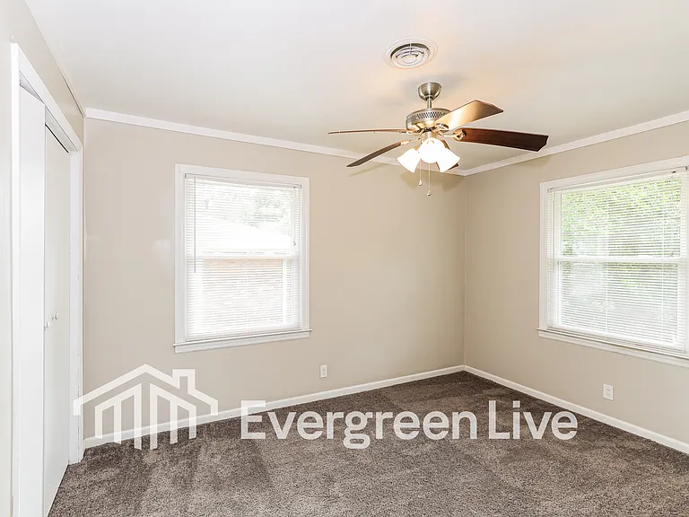 2140 Balfour St — Photo 12