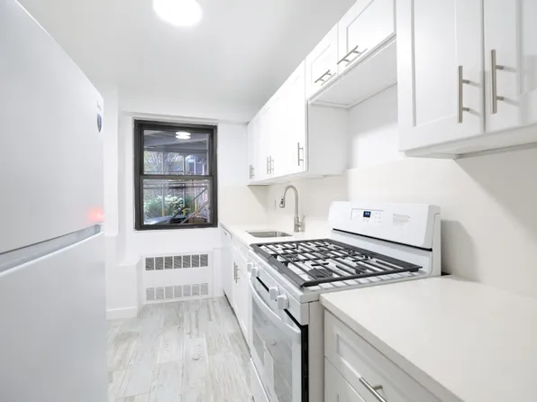 305 East 86th Street image 4 of 15