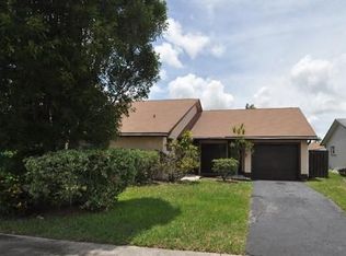 11708 NW 38th Pl, Sunrise, FL 33323