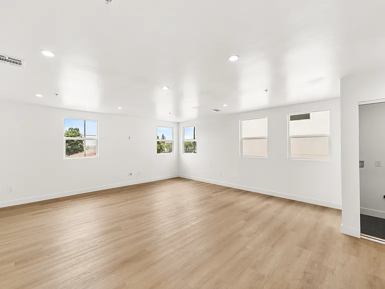 10020 S Broadway #10020-C — Photo 2