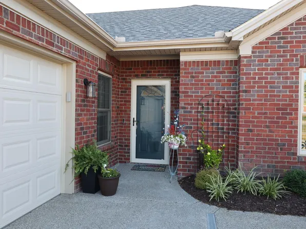 1138 Leawood Dr, Frankfort, KY 40601