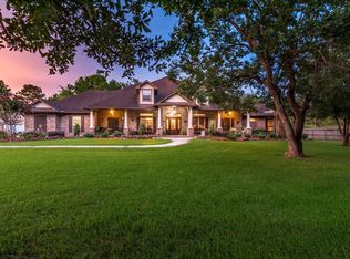 304 Camp Allen St, Dickinson, TX 77539