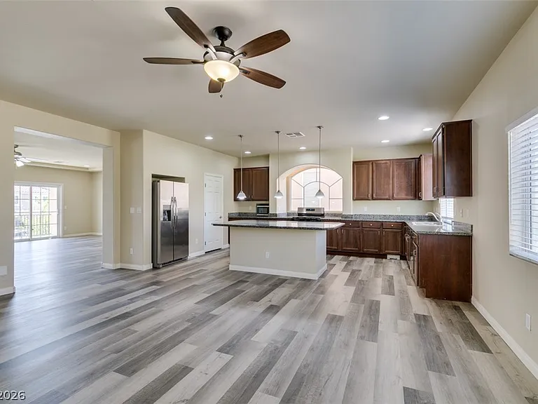 6386 Tomahawk Mill Ct — Photo 10