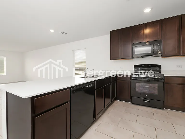 10904 SW 22nd St — Photo 5