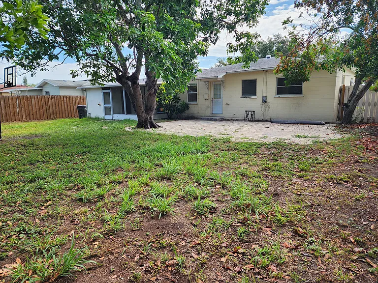 4806 Mineola St — Photo 17