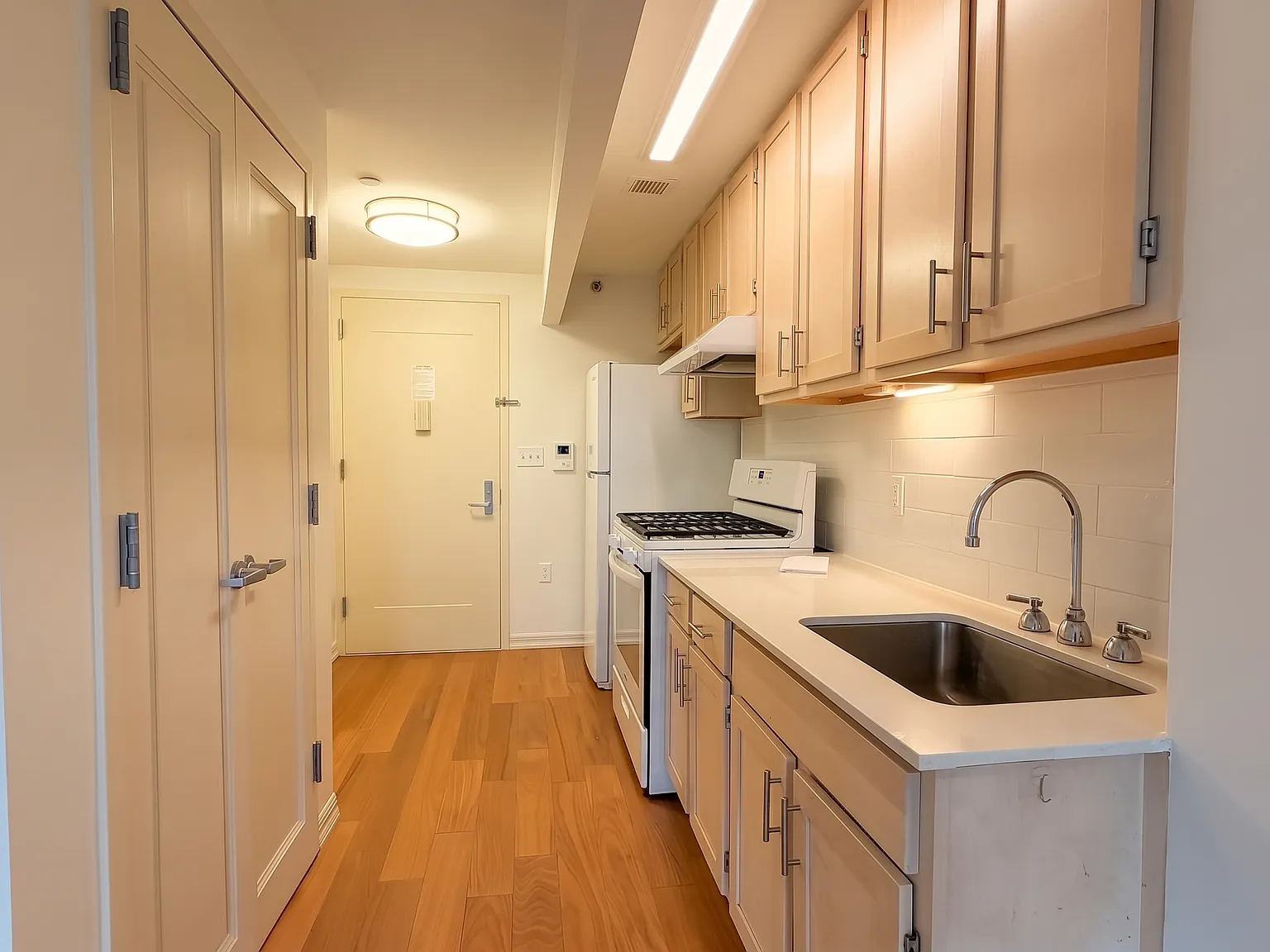 645 Gates Avenue — Photo 4