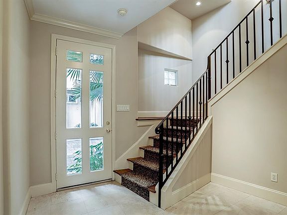4th image of 2090 Brentwood Dr
