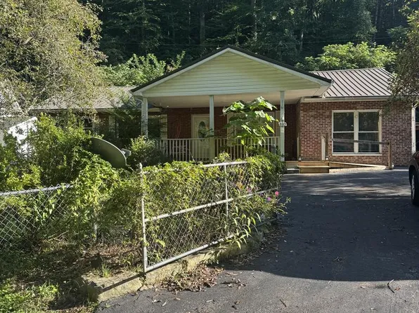 803 Poplar Frk, Beauty, KY 41203
