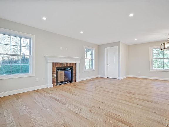 4th image of 64 Hawkes Ave