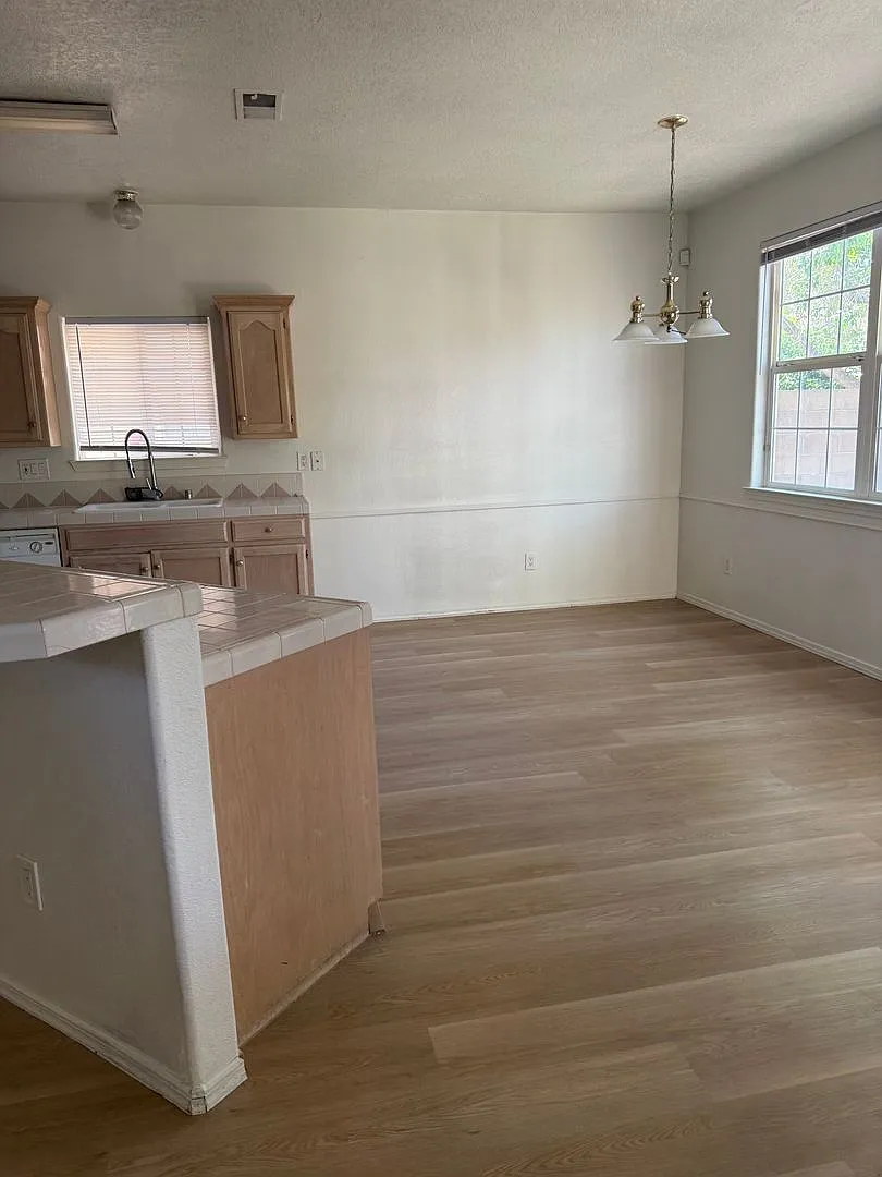 7408 Tricia Rd NE — Photo 2