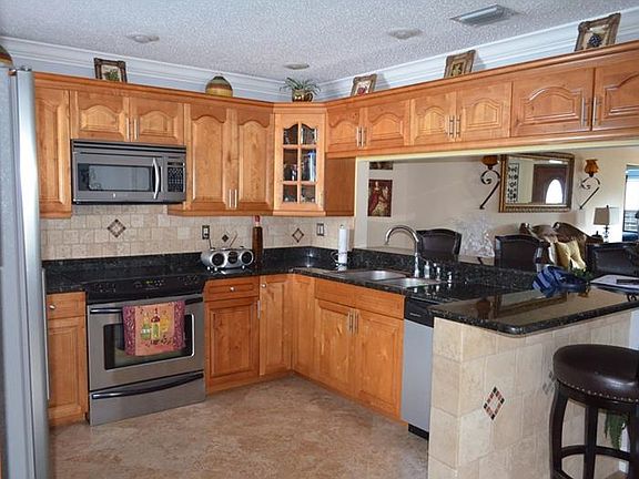 4th image of 5925 Taywood Dr