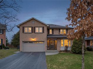 2097 Edgebank Ct, Burlington, ON L7M 2S8