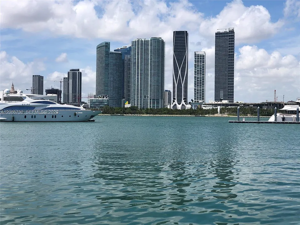 900 Biscayne Blvd #3502