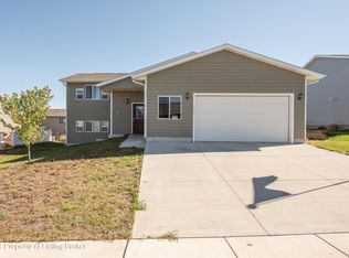 1812 3rd Ave E, Dickinson, ND 58601