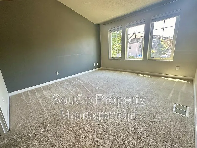 456 SW 203rd Ter — Photo 14