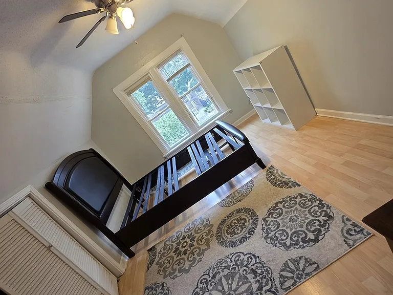 3419 W Beach Ave #2 — Photo 8