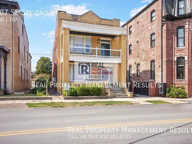 307 SE 2nd St #B — Photo 1